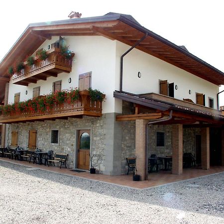 Wine Resort Faedis Kültér fotó